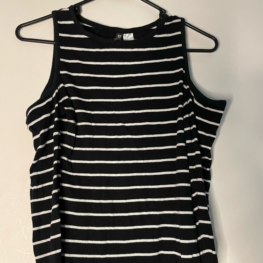 H&M Divided Black and White Striped Long Sleeve Cold Shoulder Top Sz M